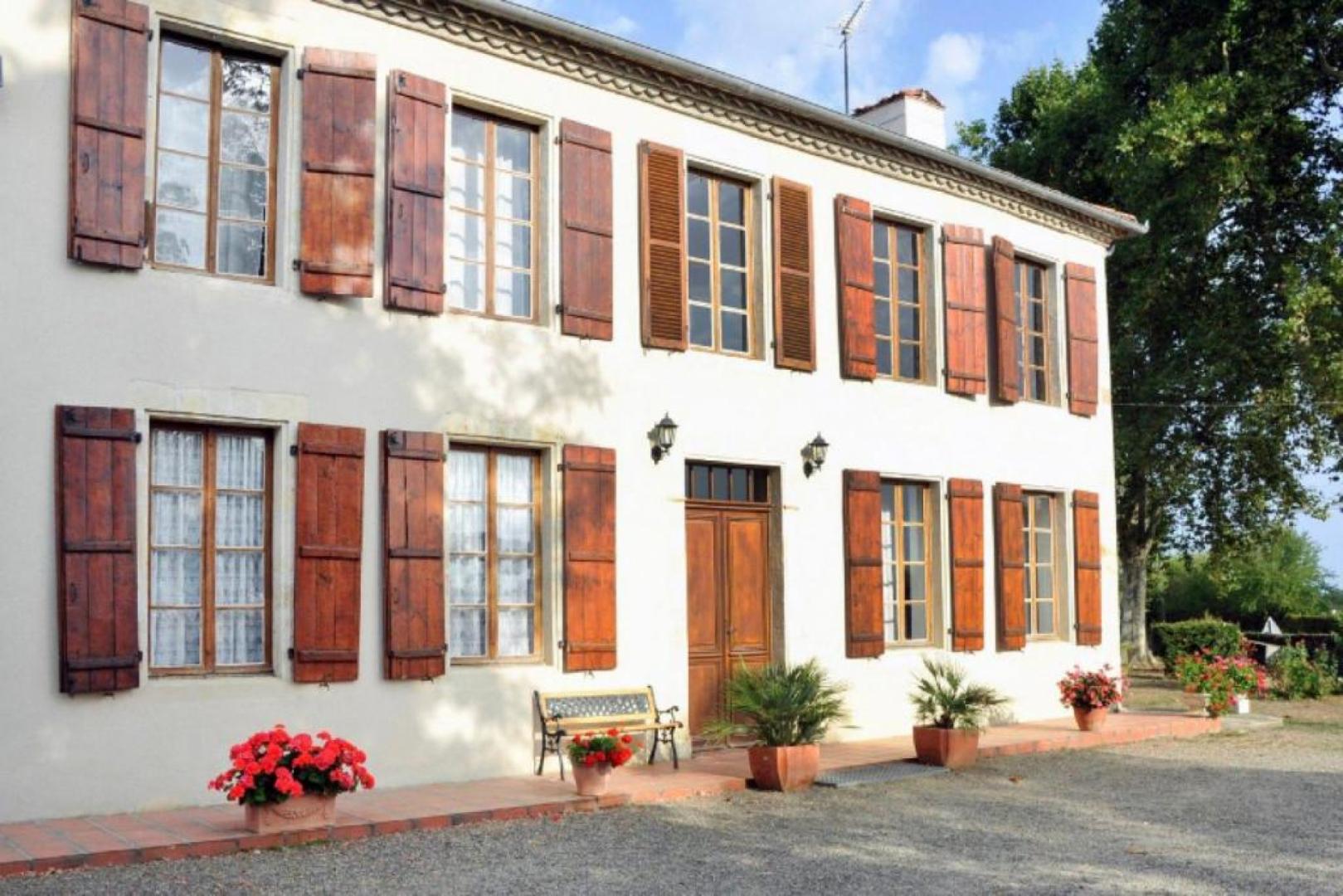 façade.jpg